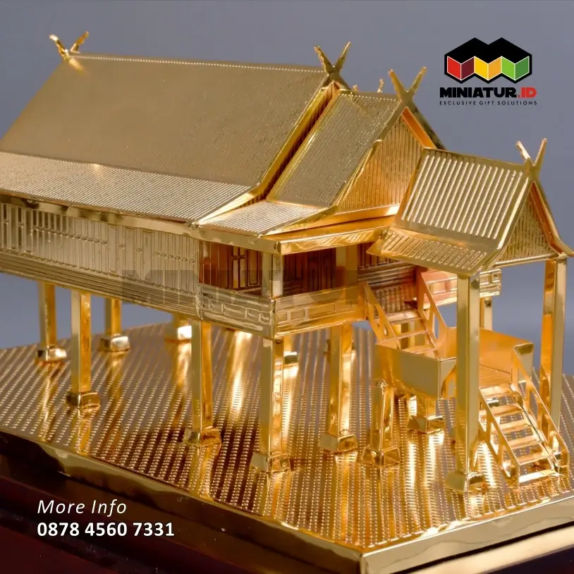 Detail Miniatur Rumah Adat Kalimantan Tengah