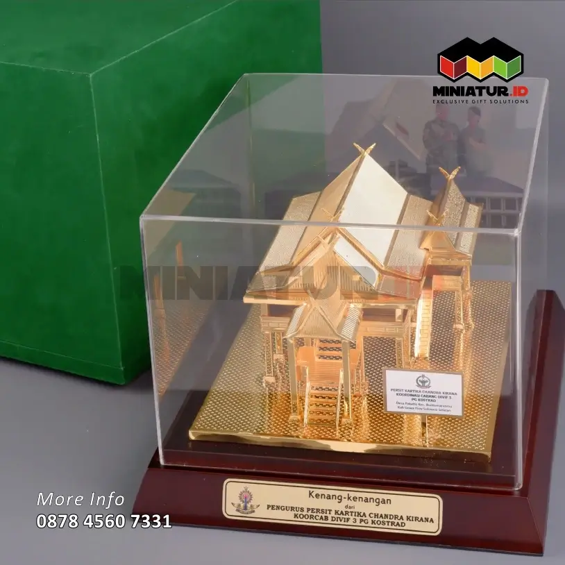 Box Miniatur Rumah Adat Kalimantan Tengah