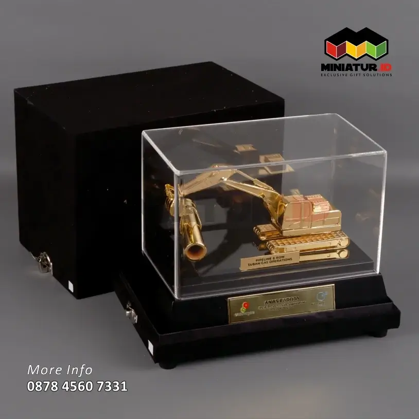 Box Miniatur Alat Berat Pipeline Excavator