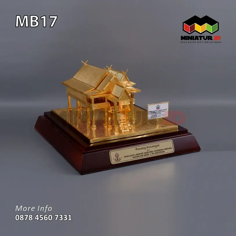 Miniatur Rumah Adat Kalimantan Tengah