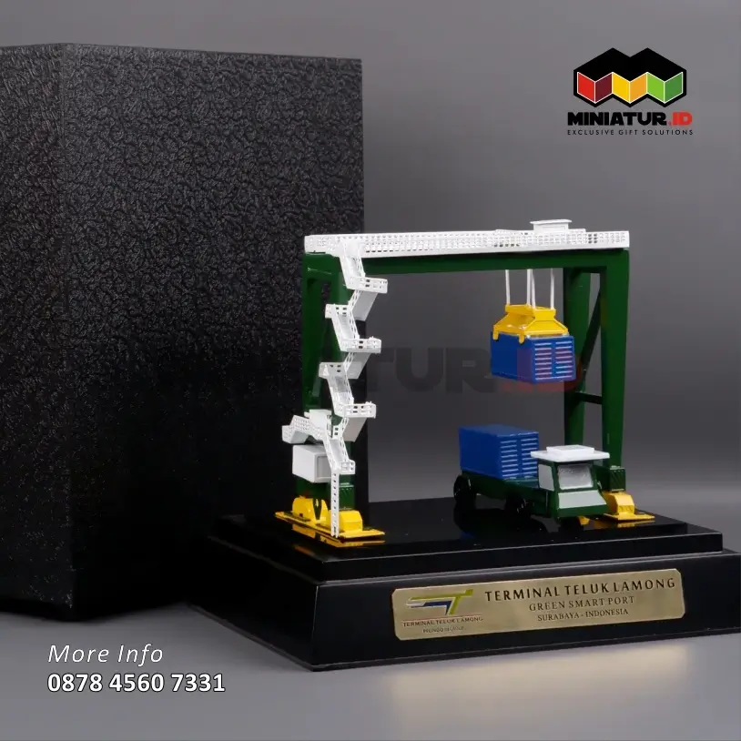 Box Miniatur Crane Asc Terminal Teluk Lamong