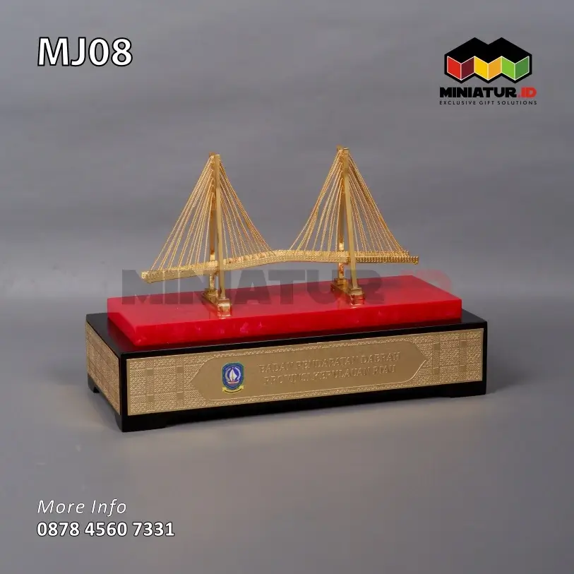 Miniatur Jembatan Barelang Batam